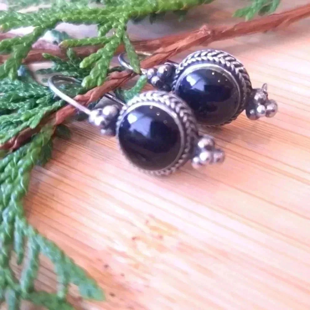 925 Sterling Black and Silver Vintage-Inspired Earrings - Picture 5 of 5